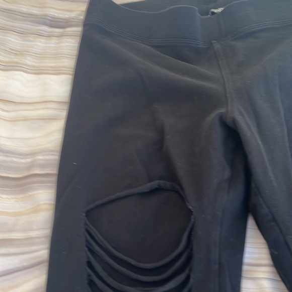 Black distressed leggings - Picture 3 of 4